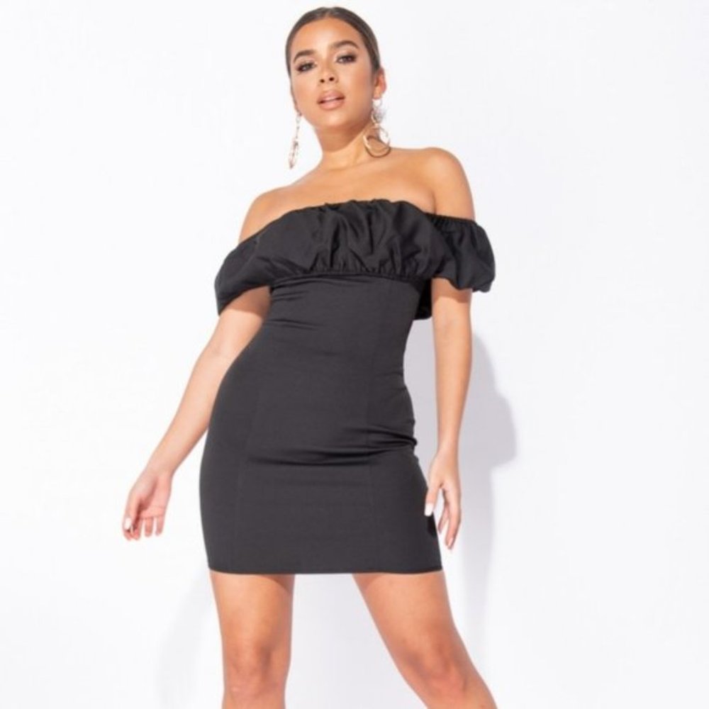 Black Off Shoulder Short Sleeve Bodycon Mini Dress - Picture 2 of 7